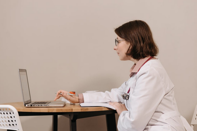 doctor accessing a web page